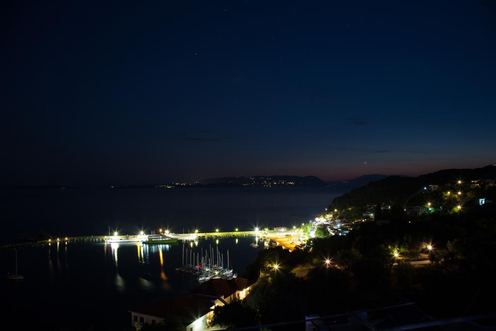 Aegean Wave - Faros Aparthotel Loutraki  Exterior foto